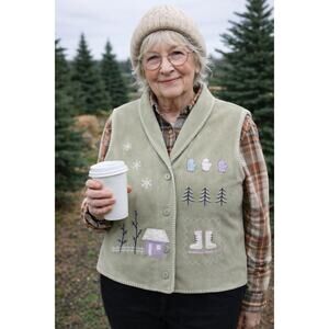 Cottagecore Sage Green Fleece Vest Womens Size 1X Winter Embroidery Whipstitch